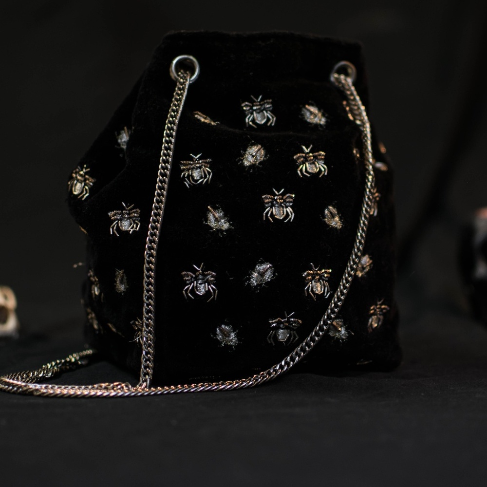 ZARA GIRL EMBROIDERED BEE BUCKET BAG